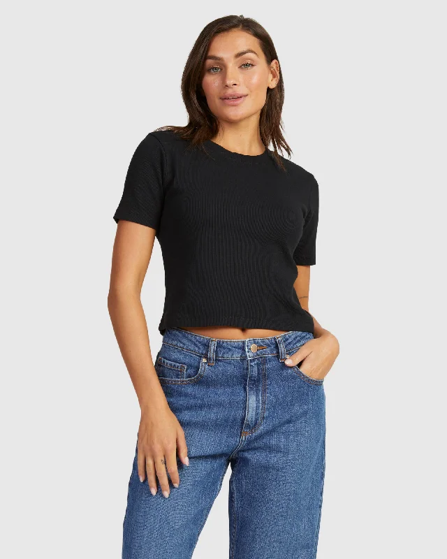 Womens Baseline Tee T-Shirt Bold Women's Statement