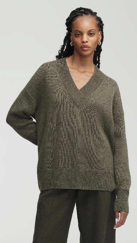 Oversized Chunky V-Neck Sweater in Wool-Cashmere | Olive Melange purpose