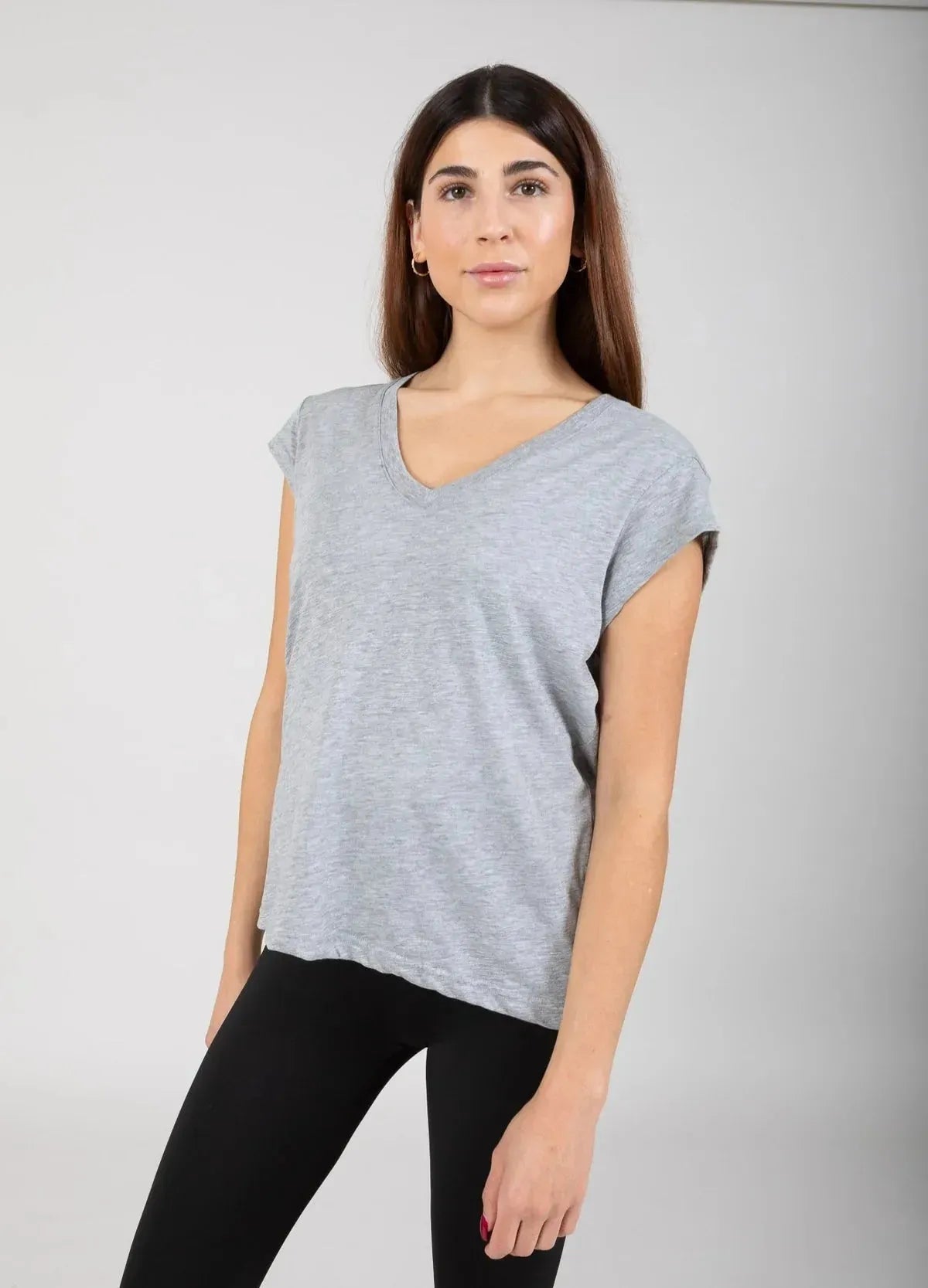 CC Heart Basic V-neck T-shirt in Light Grey Sporty Women's Athleisure 