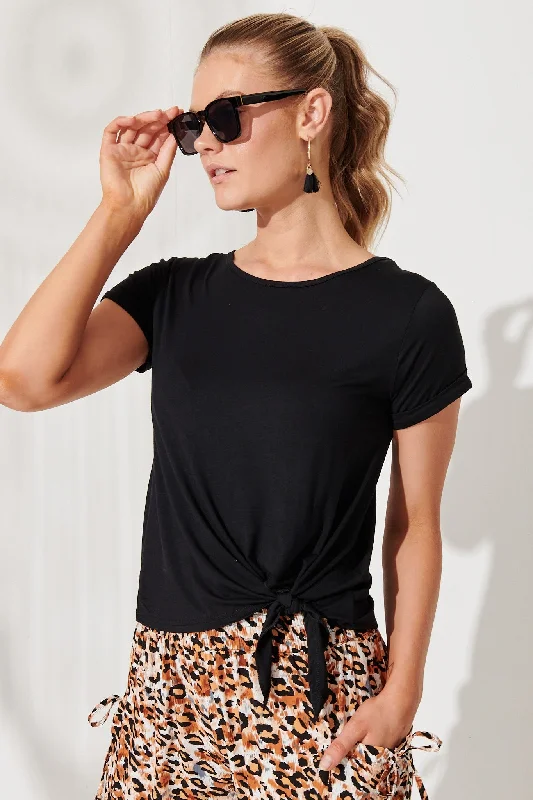 Feyteh T Shirt in Black Geometric