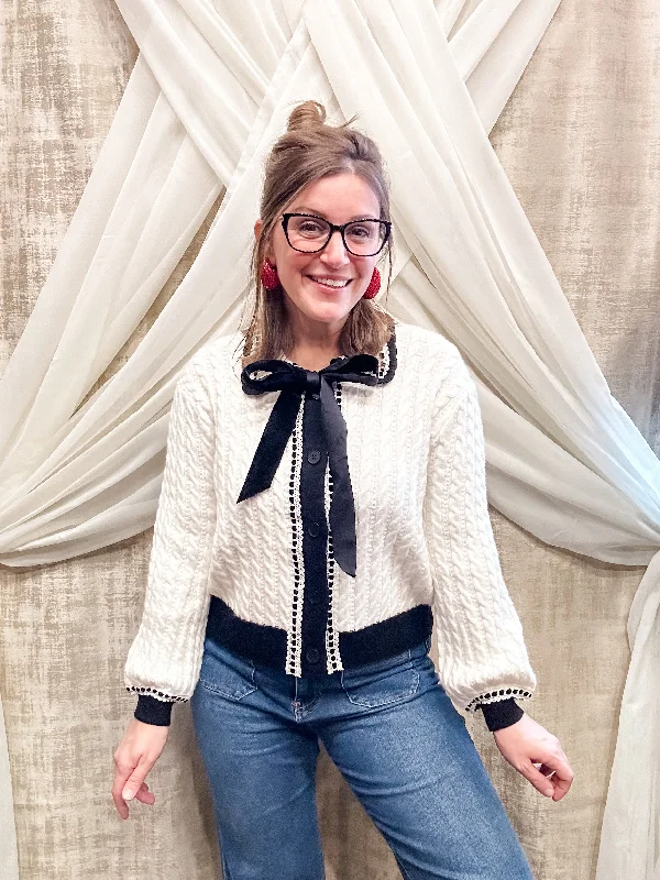 Cream Sweater with Bow Detail garde